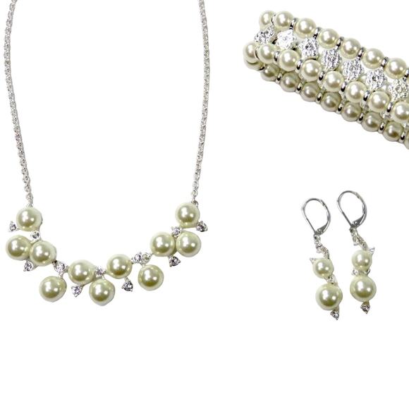 Vintage Avon Pearl Necklace Set with Bracelet and Earrings Retro Glam Formal - Picture 5 of 6